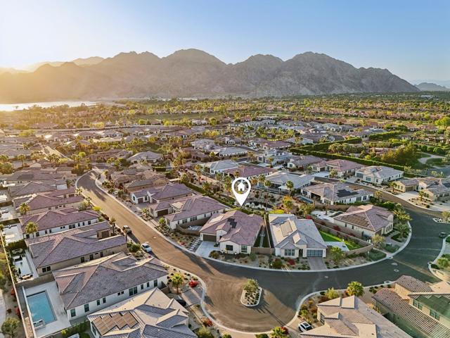 80440 Old Ranch S Trail, La Quinta CA: https://media.crmls.org/mediaz/533ce4ce-852f-4403-b5b5-cf391595c71e.jpg