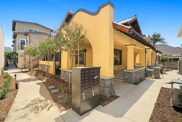 Detail Gallery Image 6 of 21 For 834 N Fair Oaks Ave #108,  Pasadena,  CA  - 3 Beds | 2/1 Baths