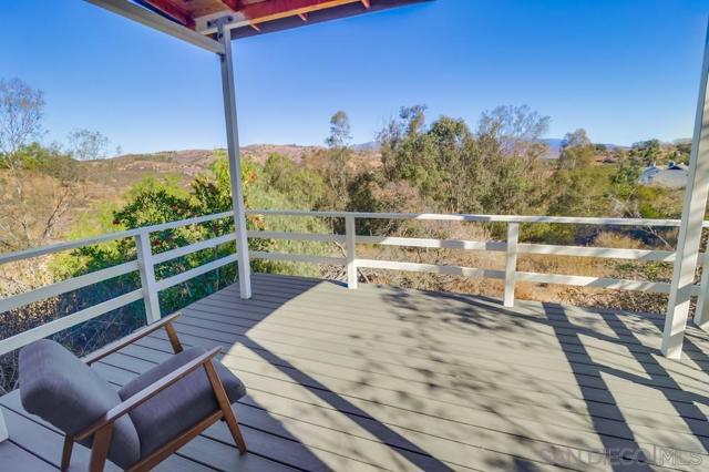 9740 Nutby Ln, Escondido CA: https://media.crmls.org/mediaz/533d0de0-082c-4391-a856-293f54f2beae.jpg