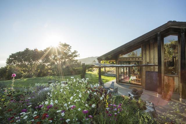 47320 Highway 1, Big Sur CA: https://media.crmls.org/mediaz/533d4c1f-2617-47ff-9e85-b2170baed2c4.jpg