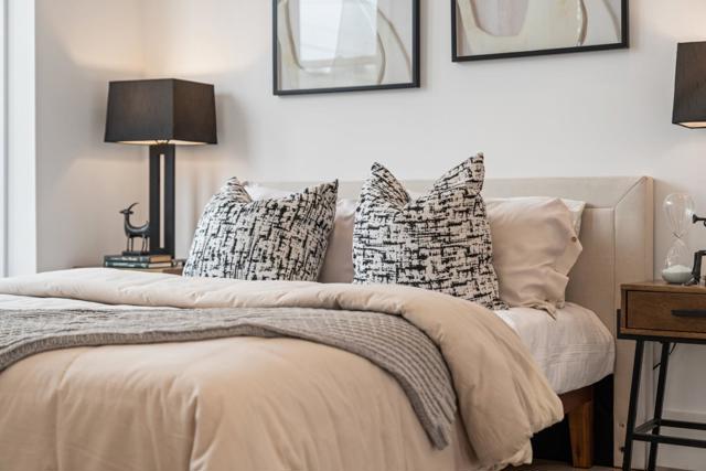 17 30th Street, San Francisco CA: https://media.crmls.org/mediaz/533d82c3-a1fa-4748-b7af-251d873e8c4d.jpg