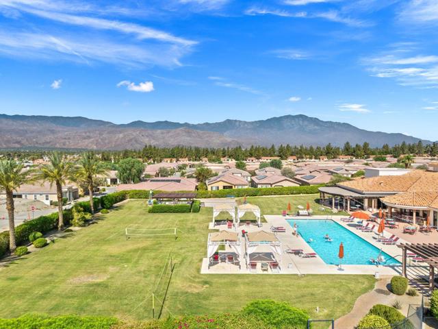4017 Via Fragante, Palm Desert CA: https://media.crmls.org/mediaz/533d9657-af9e-4fab-84ea-bbe5b8fbce97.jpg