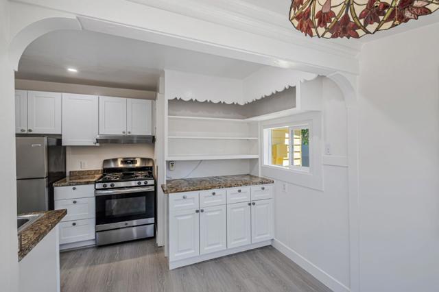 216 2nd Avenue, Santa Cruz CA: https://media.crmls.org/mediaz/533ee469-905c-42f4-9a08-8f0f0c48f610.jpg