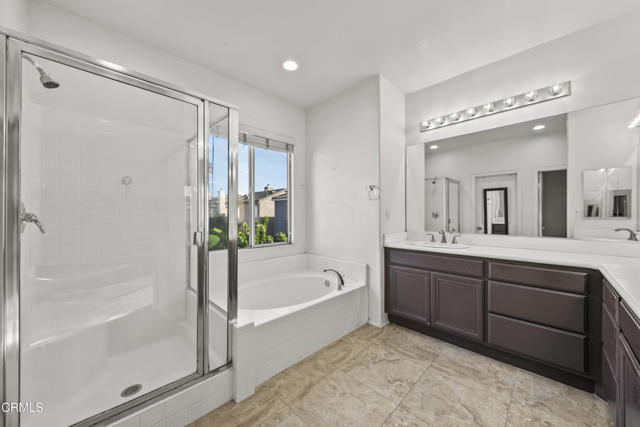 Detail Gallery Image 27 of 41 For 1930 Ribera Dr, Oxnard,  CA 93030 - 5 Beds | 3 Baths