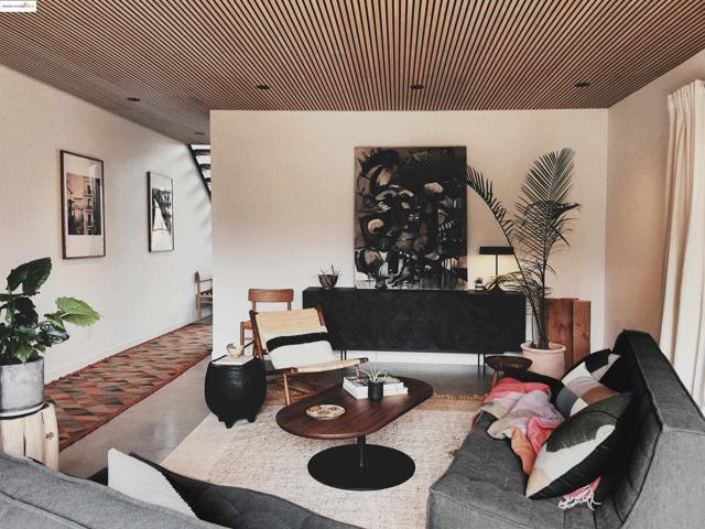 1818 5Th, Berkeley CA: https://media.crmls.org/mediaz/533f313b-28d5-4d79-a400-505d51627cee.jpg