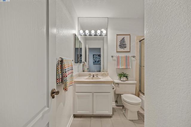 39280 Marbella Terraza, Fremont CA: https://media.crmls.org/mediaz/533f3dc2-56be-454f-af5c-dba08341d4ae.jpg