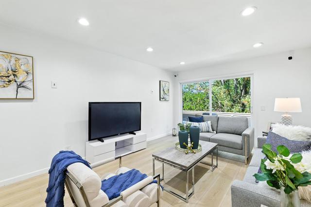 2452 W Bayshore Road, Palo Alto CA: https://media.crmls.org/mediaz/533f724b-7c55-4ce4-aa60-c7d245db2b22.jpg