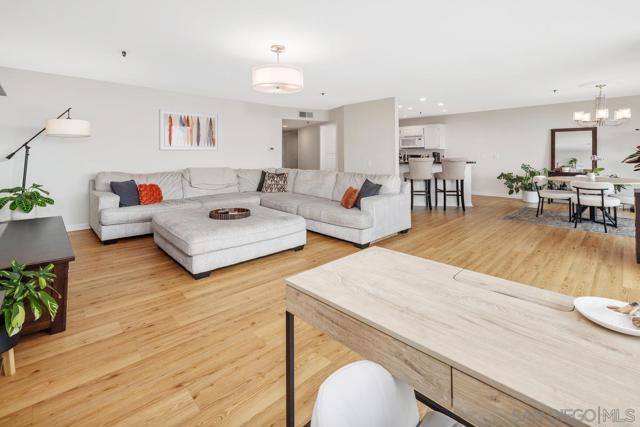 2414 Front St, San Diego CA: https://media.crmls.org/mediaz/5340932d-a591-4295-b52e-aea54f6b460a.jpg