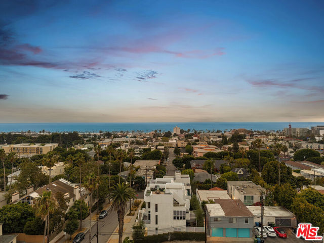 611 Pacific Street photo 3