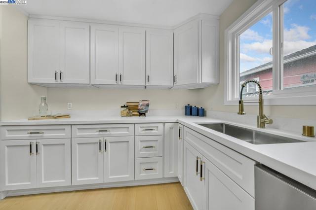 1541 Merced Street, Richmond CA: https://media.crmls.org/mediaz/53410057-bc67-4084-93ee-9ea8020420d0.jpg
