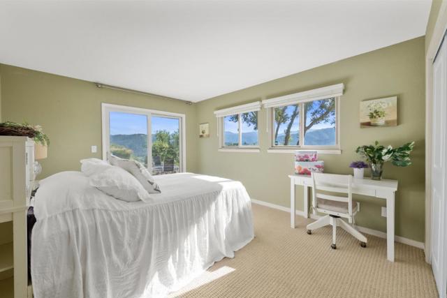 31475 Via Las Rosas, Carmel Valley CA: https://media.crmls.org/mediaz/53412c2e-3284-4a94-88dc-758f3dd4fd24.jpg