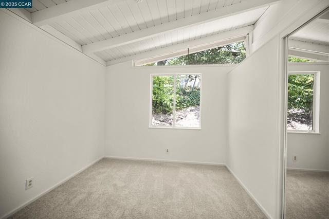 3352 Betty Ln, Lafayette CA: https://media.crmls.org/mediaz/53414d5c-cc0e-4d4e-9e4e-fcc805e89598.jpg
