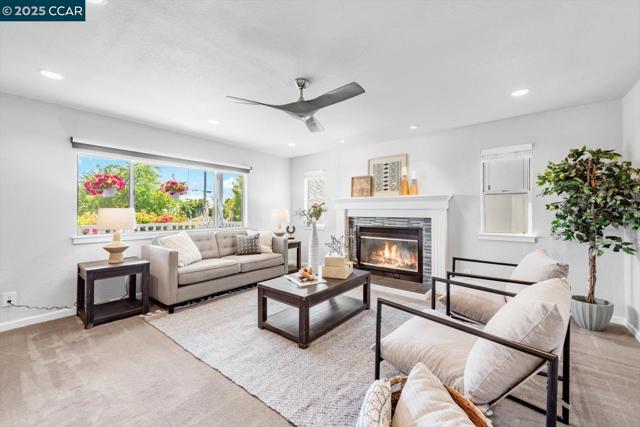708 Pomona Ave, El Cerrito CA: https://media.crmls.org/mediaz/53416478-d446-4e69-980f-51b9d116f369.jpg