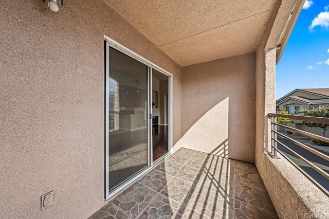 1259 El Cortez Court, Chula Vista CA: https://media.crmls.org/mediaz/5341a5dd-1eaf-4053-9195-8e8d4d7ed152.jpg