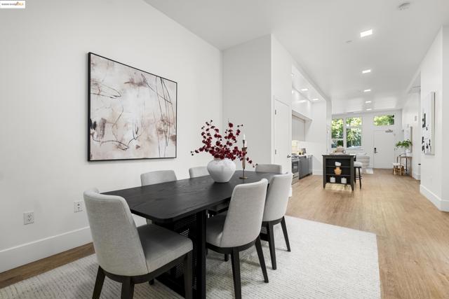 1545 32nd St, Oakland CA: https://media.crmls.org/mediaz/5341c139-2392-49a9-afc2-91504a16f74a.jpg