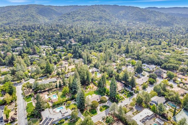 19680 Versailles Way, Saratoga CA: https://media.crmls.org/mediaz/534213d5-ab75-491d-b9b0-98df95b8e7bb.jpg