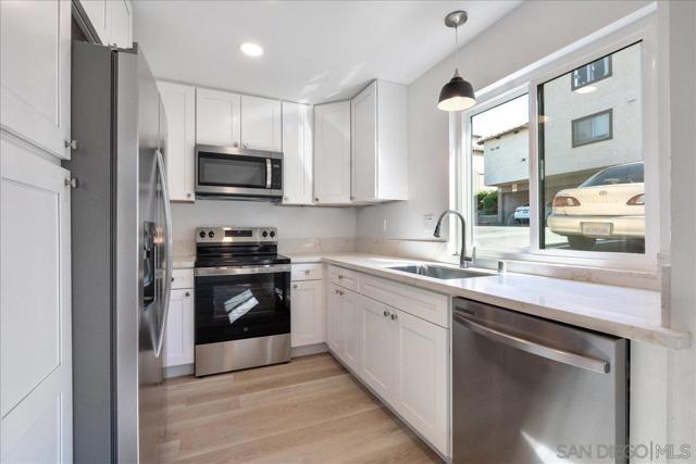 955 Postal Way, Vista CA: https://media.crmls.org/mediaz/534233cf-0e8b-41a4-8cfa-2235949299c4.jpg