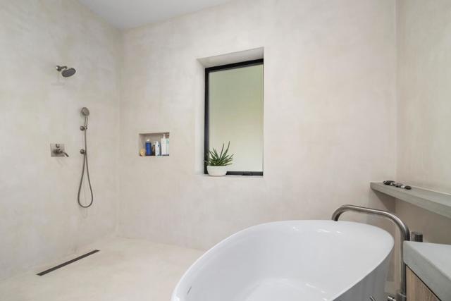 1421 Weston Road, Scotts Valley CA: https://media.crmls.org/mediaz/5342b164-f2bc-4b00-a246-a1e14cd6c0c8.jpg