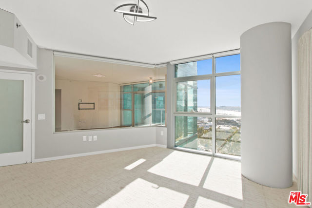 13650 Marina Pointe Drive, 1005 photo 7