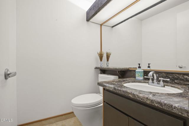 2120 Jamestown Way, Oxnard CA: https://media.crmls.org/mediaz/53431db7-55b8-41dc-9f21-ec99283033ec.jpg