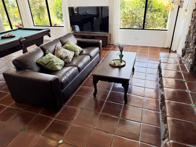 Detail Gallery Image 28 of 53 For 1650 Winterwarm Dr., Fallbrook,  CA 92028 - 3 Beds | 3 Baths