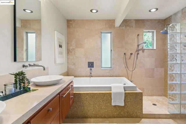 1148 Cragmont Ave, Berkeley CA: https://media.crmls.org/mediaz/53438c41-076f-4568-bb20-d628aad7c408.jpg