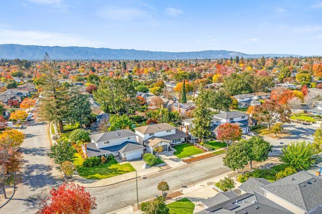 1688 Grizilo Drive, San Jose CA: https://media.crmls.org/mediaz/5343b5c8-80e2-4704-a7b0-ebaa06ff404a.jpg