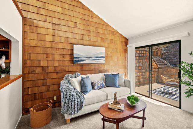 461 Dela Vina Avenue, Monterey CA: https://media.crmls.org/mediaz/5343e45e-bb2e-4c4f-829c-412c24d60323.jpg