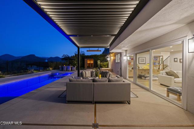 1630 Wicklow Court, Westlake Village CA: https://media.crmls.org/mediaz/53446c1d-49c9-4172-b3b7-847462545a3c.jpg