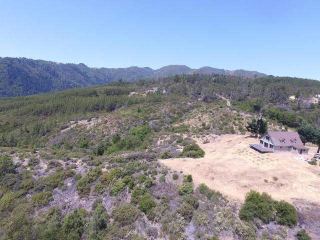 28750 Loma Chiquita Road, Los Gatos CA: https://media.crmls.org/mediaz/5344c235-f567-43fd-82c8-3fc7a6c80ad5.jpg