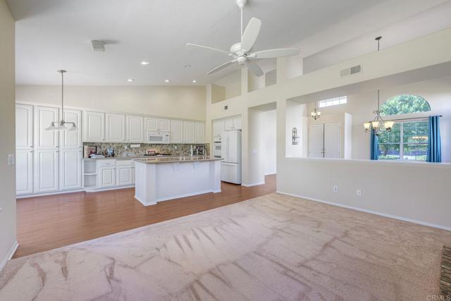 5141 Palmera Dr, Oceanside CA: https://media.crmls.org/mediaz/5344e959-f785-4f81-a132-6bf380640517.jpg