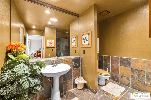 2861 Sundance Circle, Palm Springs CA: https://media.crmls.org/mediaz/534505ae-4ba4-4899-bb91-ed56ebce7386.jpg