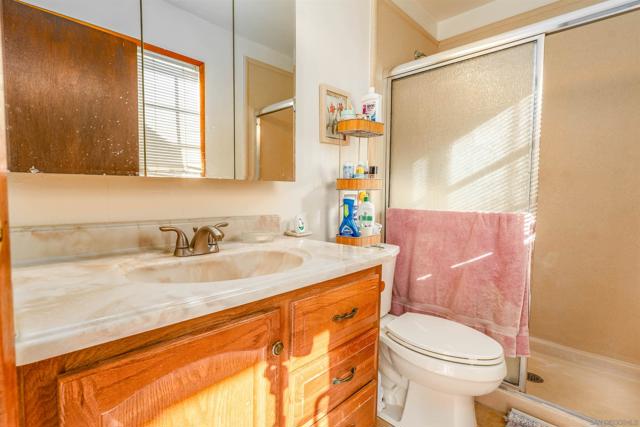 8546 Blanco Terrace, El Cajon CA: https://media.crmls.org/mediaz/5345ba61-0527-4ee0-8804-ccadc0221c93.jpg
