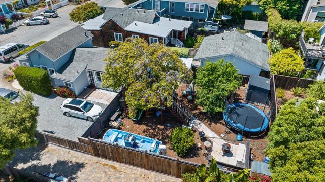 106 Saxon Avenue, Capitola CA: https://media.crmls.org/mediaz/5345e193-ff09-4f75-b5ae-93d19c5c9e9f.jpg