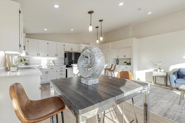 5150 Edgeview Drive, Discovery Bay CA: https://media.crmls.org/mediaz/53460432-7a63-483b-a927-2f1bde74f690.jpg