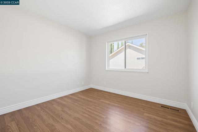 4516 Spring Valley Way, Concord CA: https://media.crmls.org/mediaz/53461551-0ae5-4c7e-bbdb-7979d407b9b7.jpg