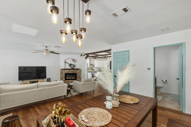 52790 Avenida Obregon, La Quinta CA: https://media.crmls.org/mediaz/534779b8-8cd0-4bb3-be1a-bdf3bfd5b845.jpg