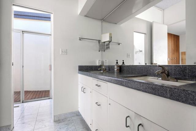 30 Pine Ridge Way, Portola Valley CA: https://media.crmls.org/mediaz/534799be-8dea-4a6e-ae3d-bd251fe3af86.jpg
