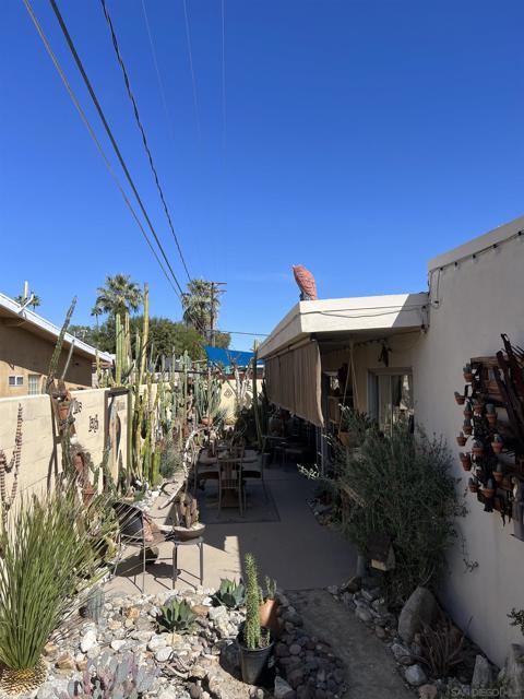 547 Desert Way, Palm Springs, California 92264, ,Multi-Family,For Sale,Desert Way,250021029SD