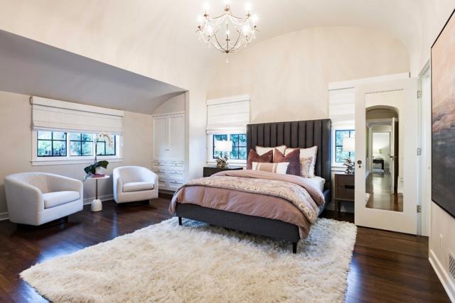 467 Lincoln Avenue, Palo Alto CA: https://media.crmls.org/mediaz/5348376d-4abf-4999-9684-e016e8796c97.jpg
