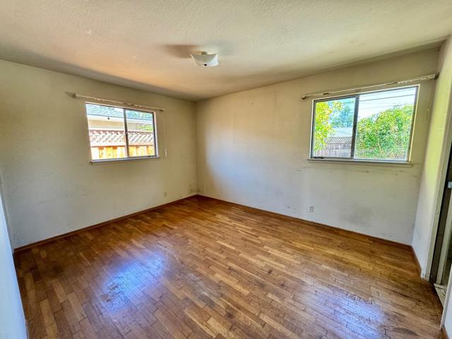 6757 Devonshire Drive, San Jose CA: https://media.crmls.org/mediaz/534884da-c1cf-471a-9ef8-90c58c0fd284.jpg