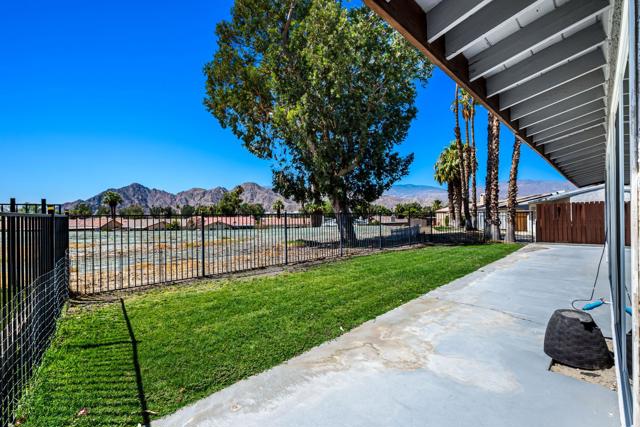 76761 Kentucky Avenue, Palm Desert CA: https://media.crmls.org/mediaz/5349141b-da34-43cd-a37f-a04dde7d5de3.jpg
