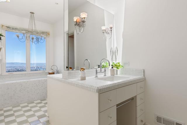 Image 21 of 49 For 251 Pershing Dr