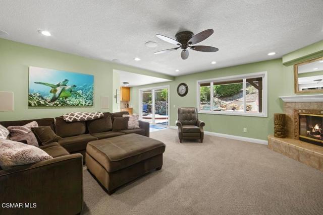 3085 Klamath Avenue, Simi Valley CA: https://media.crmls.org/mediaz/5349c926-cfbc-45a2-aaca-c3e5646efdaa.jpg
