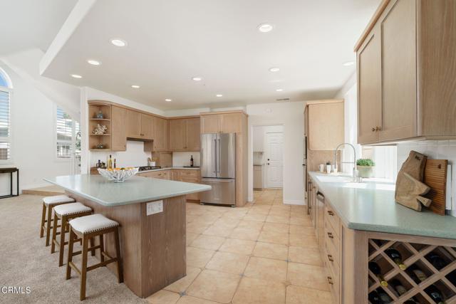 1257 Devon Lane, Ventura CA: https://media.crmls.org/mediaz/534a05da-9be7-4067-9b7e-74dc46be0d33.jpg