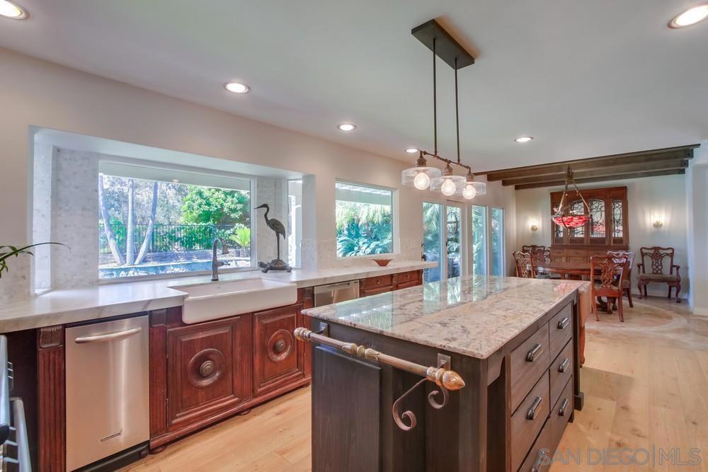 MLS #250032414SD img 11