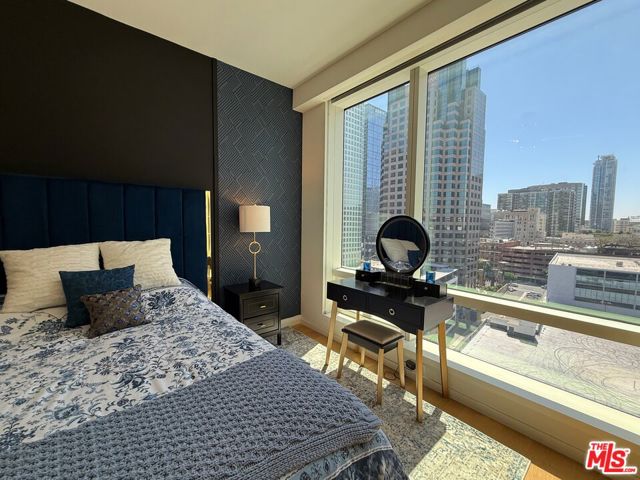 877 Francisco Street, Los Angeles CA: https://media.crmls.org/mediaz/534a65b2-a37b-4999-8da0-eaac6a2cf702.jpg