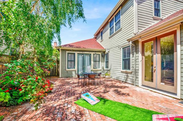 1166 Taraya Terrace, Hercules CA: https://media.crmls.org/mediaz/534b1ad3-d072-4784-957c-bb9b8b18b494.jpg