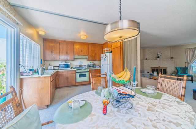 1619 Seville Street, Salinas CA: https://media.crmls.org/mediaz/534c8024-0715-4f81-ab50-81c6d835f94d.jpg