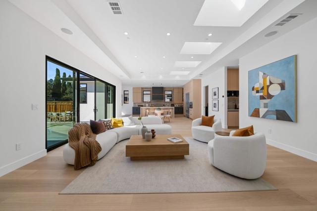 89 Centre Street, Mountain View CA: https://media.crmls.org/mediaz/534cbed8-c9dc-4fdf-bd43-1822865cf38e.jpg